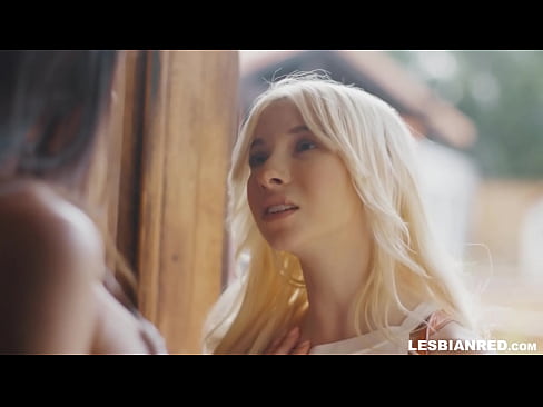 ❤️ දැරිය මාස කිහිපයකට පසු නිවසට පැමිණ තම කුඩම්මාගේ පුක අනුභව කරයි ❌ Fucking අප වෙත  ﹏